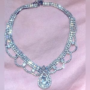 The chandelier necklace